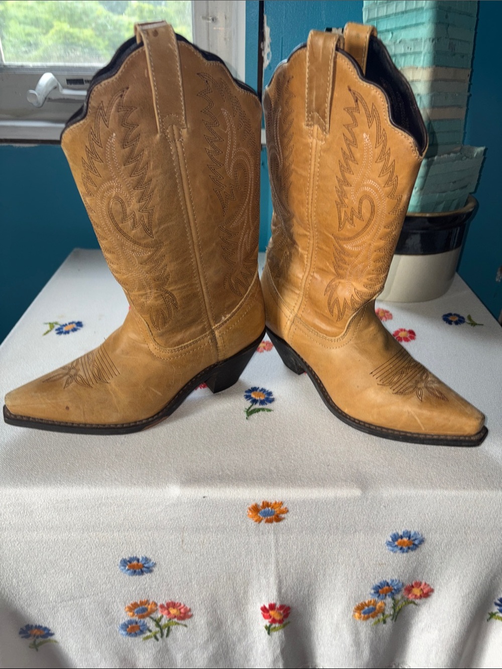 Western Cowboy Boots - Tan Leather Women's Boots
